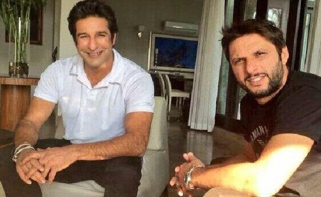 अब अफरीदी की जगह खेलेंगे अकरम