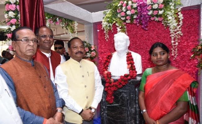 Ranchi में अटल स्मृति वेंडर्स मार्केट का उद्घाटन, राज्य में 25 मार्केट बनाने का रघुवर दास ने किया एलान