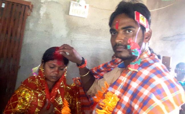 अभिभावकों की रजामंदी के बाद एक दूजे के हुए प्रेमी युगल, तीन साल से चल रहा था प्रेम प्रसंग