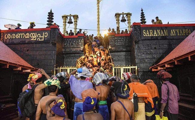 कड़ी सुरक्षा के बीच स्वामी अयप्पा के जयघोष के साथ खुला सबरीमला मंदिर