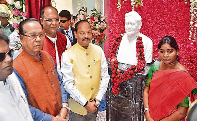 रांची : अटल स्मृति वेंडर्स मार्केट का उद्घाटन, सीएम ने कहा - लोगों को बेहतर सुविधाएं देने के लिए सरकार प्रतिबद्ध