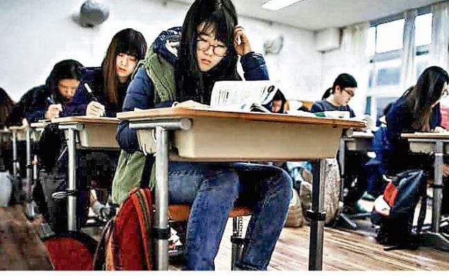 दक्षिण कोरिया में एक परीक्षा के लिए थम गया पूरा देश