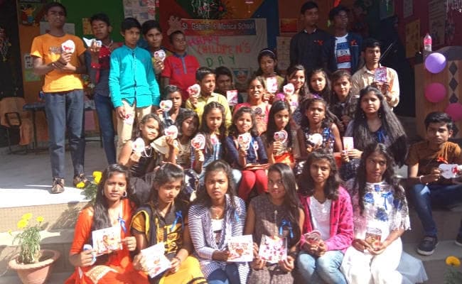 संत गैब्रिएल एण्‍ड मोनिका स्‍कूल में मना चिल्‍ड्रेंस डे