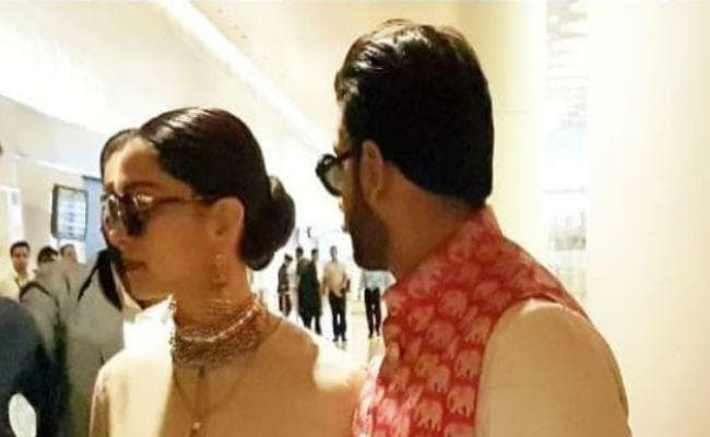 ...जब मुंबई एयरपोर्ट पर दीपिका के बॉडीगार्ड बन गये रणवीर, देखें VIDEO