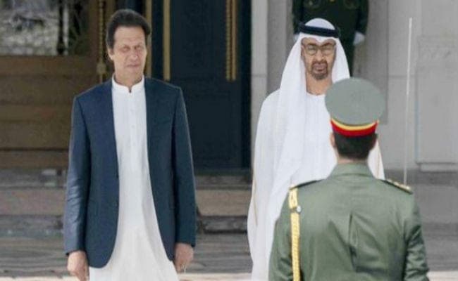 कर्ज में डूबा पाकिस्तान, ''दरदर भटक रहे'' प्रधानमंत्री इमरान खान, पहुंचे संयुक्त अरब अमीरात