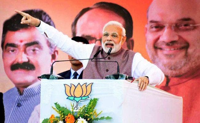 मोदी का कांग्रेस पर कटाक्ष - सोनिया गांधी के लिए सीताराम केसरी को अध्यक्ष पद से हटाया गया