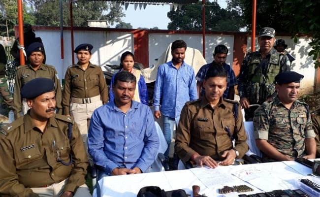 सिमडेगा : महिला नक्सली समेत 5 लाख के इनामी नक्सली को भेजा गया जेल