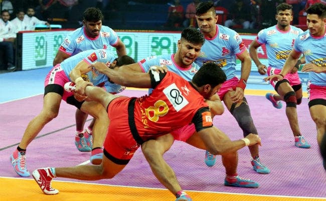 Pro Kabaddi League : बेंगलुरु बुल्स की जयपुर पिंक पैंथर्स पर आसान जीत