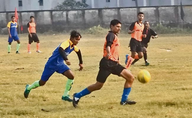 प्रभात खबर फुटबॉल टूर्नामेंट : सीतामढ़ी और पूर्णिया की टीमें जीतीं