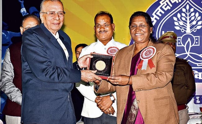 नोबा के कार्यक्रम में झारखंड की राज्यपाल द्रौपदी मुर्मू ने कहा, प्रयोग में चल रहे हैं विभाग