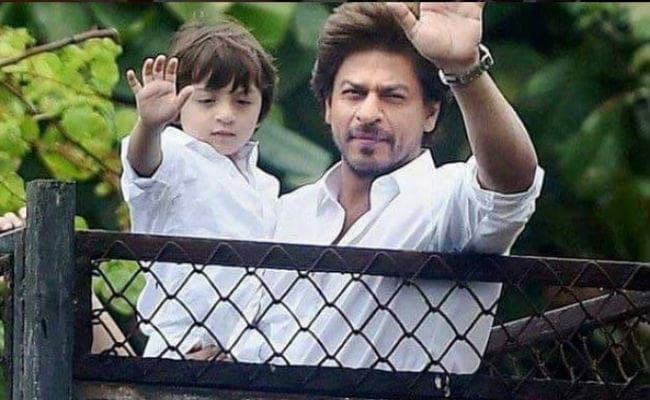 अमिताभ बच्‍चन को शाहरुख के पिता समझते हैं नन्‍हे अबराम