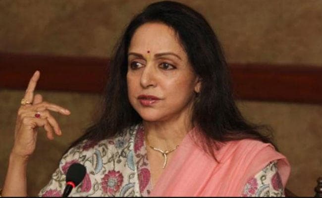 हेमा मालिनी ने की बच्चों को ‘एम-आर” टीका लगवाने की अपील