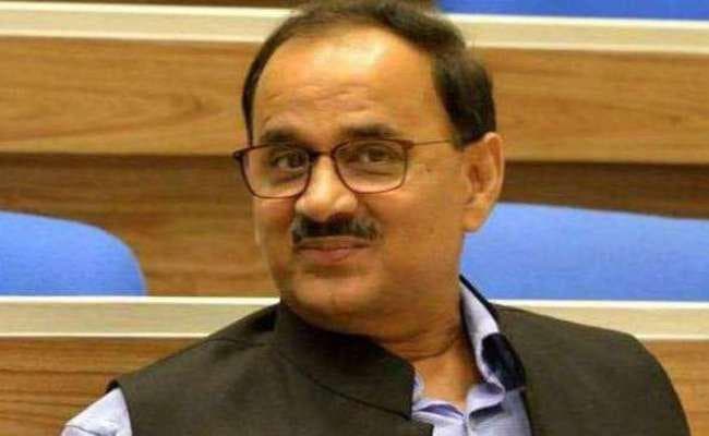 आलोक वर्मा ने सीवीसी की रिपोर्ट पर न्यायालय में सीलबंद लिफाफे में दाखिल किया जवाब