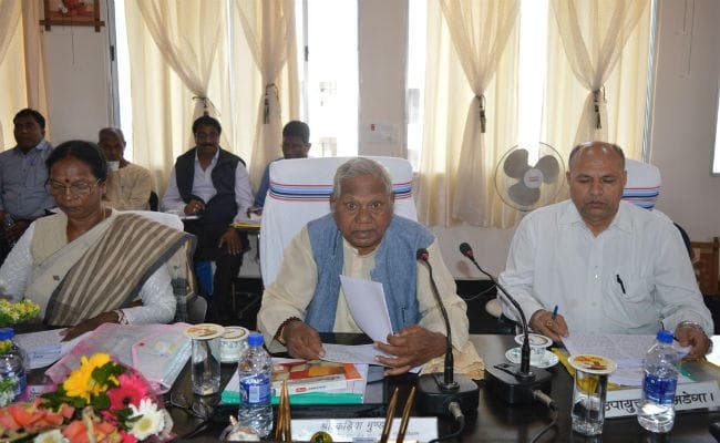 Simdega : BSNL टावर लगाने में शिथिलता बरतने पर सांसद कडि़या मुंडा ने लगायी फटकार