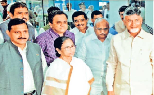 ममता संग बैठक. आंध्र के सीएम ने कहा : गणतंत्र के लिए भाजपा खतरनाक, भाजपा के खिलाफ विपक्ष का एकजुट होना जरूरी : नायडू