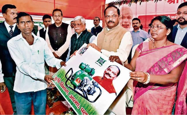 मेदिनीनगर में मुख्यमंत्री रघुवर दास ने कहा - पारा शिक्षकों की गुंडागर्दी के आगे नहीं झुकेगी सरकार