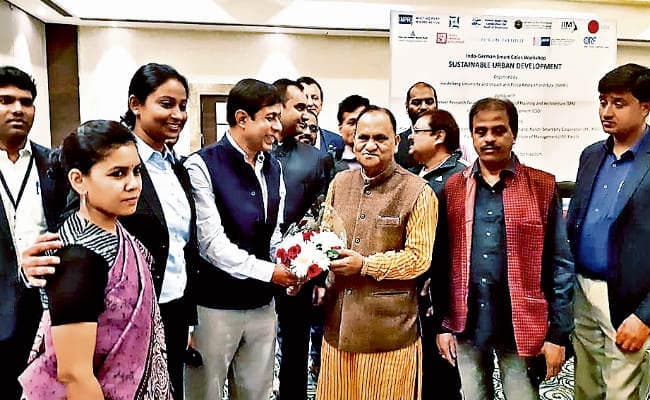 रांची : स्मार्ट सिटी निर्माण के दौरान पर्यावरण संतुलन पर भी देना होगा विशेष ध्यान : सीपी सिंह