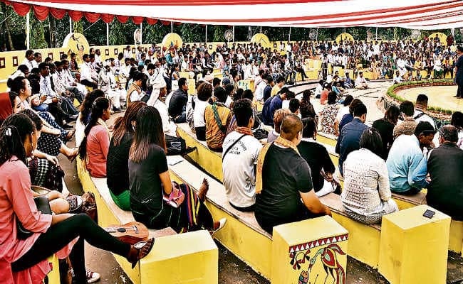 जमशेदपुर : आदिवासियों ने शिक्षा, अमन, चैन और शांति को फैलाने का संकल्प