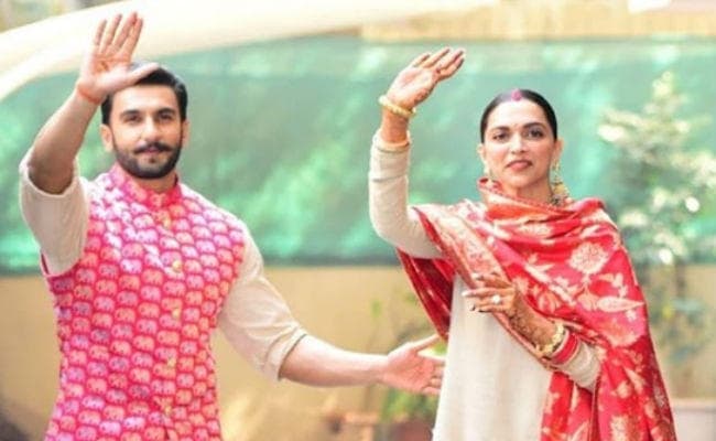 PHOTO: रणवीर सिंह ने हथेली पर लिखवाया दीपिका पादुकोण का नाम