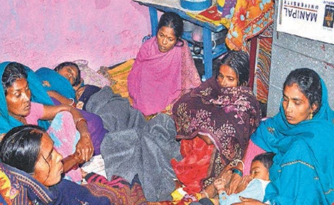 पटना : दरवाजे की ओर टुकुर-टुकुर ताक रहे दीपक के माता-पिता, आस में पथरा गयीं आंखें