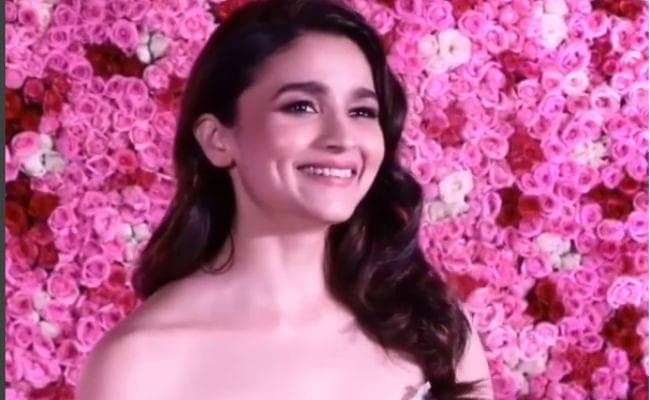 प्रियंका चोपड़ा को इस लुक में देखने को बेताब हैं आलिया भट्ट, कह दी ये बात