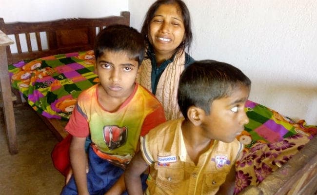 बगल में सोये पति की अपराधियों ने आधी रात कर दी हत्या, पत्नी ने भागकर बचायी जान