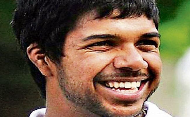 रणजी ट्रॉफी : अजय यादव ने लिये तीन विकेट, झारखंड ने 92 रन पर गंवाये पांच विकेट, वरुण एरॉन ने राजस्थान को 100 पर समेटा