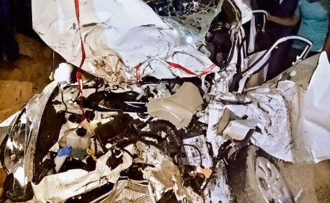 वैशाली : ट्रक और कार में टक्कर एक की मौत, तीन जख्मी