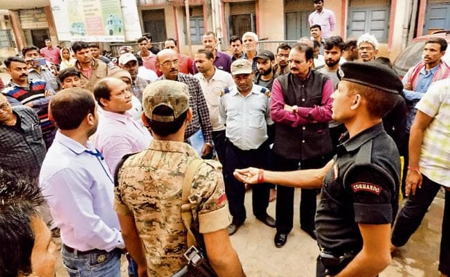 आरा : नाराज डॉक्टरों ने स्वास्थ्य सेवा की ठप, एक महिला व नवजात की मौत