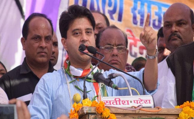 ज्योतिरादित्य सिंधिया ने दिया विवादित बयान, कहा- भाजपा को निर्वस्त्र करके...