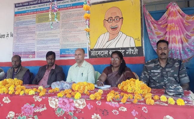 मानव तस्करी के दलालों की सूचना पुलिस को दें : आरती कुजूर