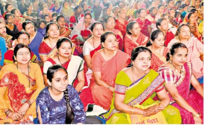 दशावतार कथा : उज्ज्वल शांडिल्य जी महाराज ने कहा - सागर पार करना है तो करें ईश्वर पर विश्वास