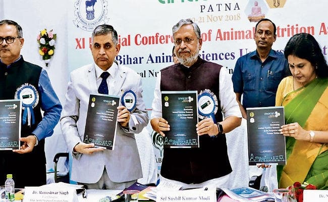 पटना : पशु पोषण पर आयोजित कार्यक्रम में बोले उपमुख्यमंत्री सुशील मोदी, जल्द नियुक्त होंगे 903 वेटनरी डॉक्टर