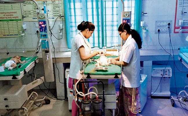 गोपालगंज : सिविल एसडीओ की जांच से हुआ खुलासा, एक्सपायरी दवाओं से होता है नवजात का इलाज