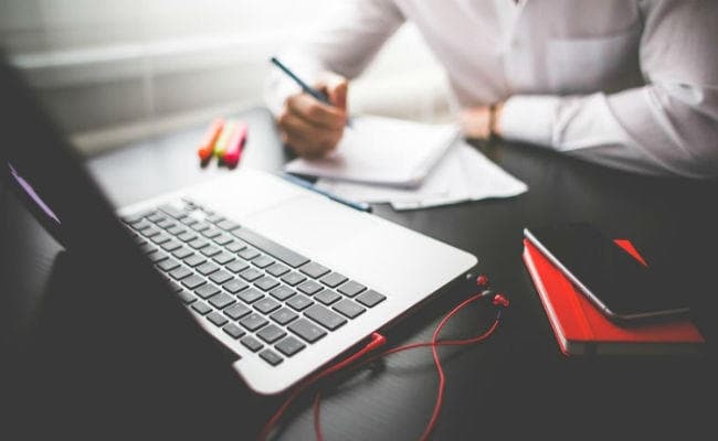 छुट्टी लेने में दुनिया में सबसे पीछे भारतीय कर्मचारी, 41 % को काम से फुर्सत नहीं