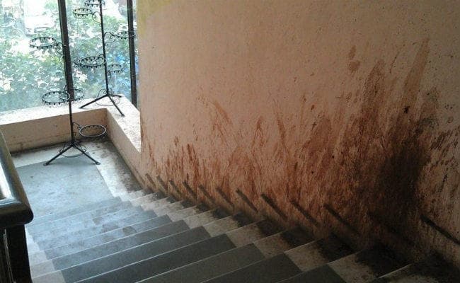 सार्वजनिक स्थानों पर थूक या पीक फेंकने पर लगेगा 1 लाख तक का जुर्माना