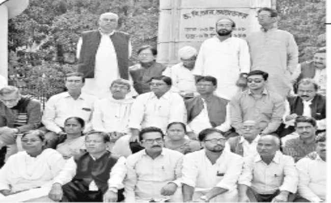 कांग्रेस व वामो िवधायकों ने किया कार्यवाही का बॉयकाट, कोलकाता नगर निगम कानून में संशोधन की आलोचना की