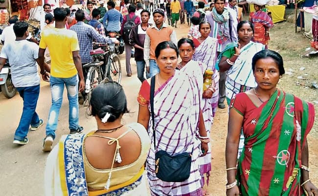 लुगुबुरु घांटाबाड़ी धोरोमगाढ़ में 18वां अंतरराष्ट्रीय सरना महाधर्म सम्मेलन शुरू, आज आयेंगे सीएम, पहुंचे लाखों श्रद्धालु