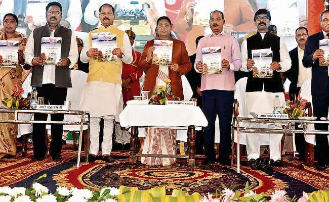 झारखंड विधानसभा की 18वीं वर्षगांठ समारोह का हुआ आयोजन, गवर्नर द्रौपदी मुर्मू ने कहा, रचनात्मक भूमिका निभाये विपक्ष