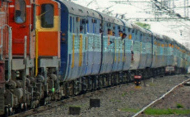 कार्तिक पूर्णिमा को लेकर एक जोड़ी स्पेशल ट्रेन