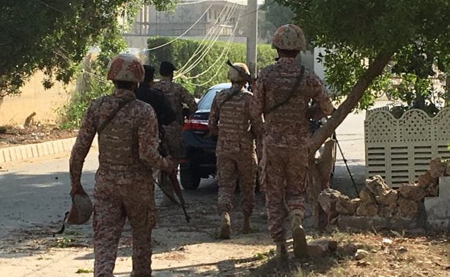 कराची में चीनी वाणिज्य दूतावास के निकट गोलीबारी, दो की मौत, इमरान बोले : चीन से संबंध बिगाड़ने की साजिश