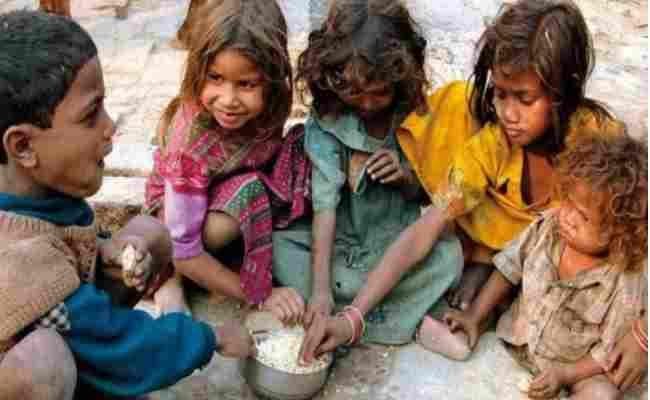 भूख से मौत के मुद्दे पर हाईकोर्ट ने केंद्र और दिल्ली सरकार को किया नोटिस