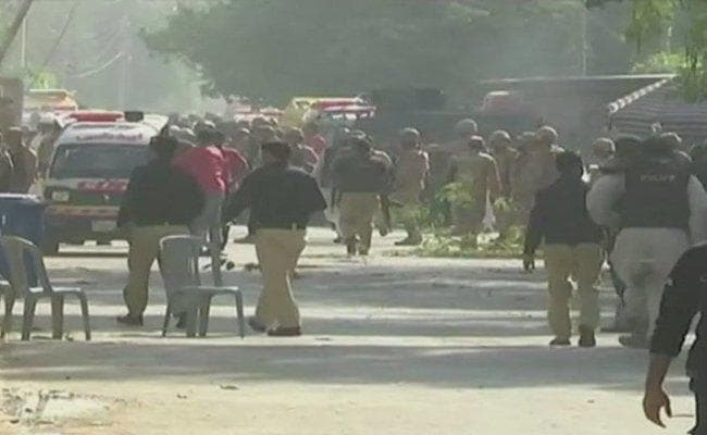 कराची में चीनी वाणिज्य दूतावास पर हमला, तीन आतंकी समेत सात की मौत