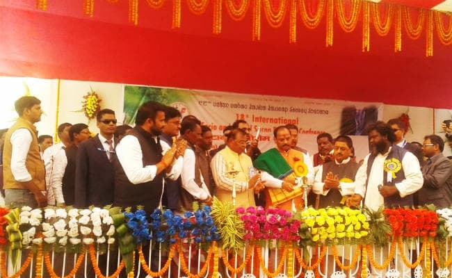 सरना महाधर्म सम्‍मेलन में बोले CM रघुवर : 70 सालों में आदिवासियों की जीवन शैली में बदलाव नहीं, ये पूर्व की सरकार की देन