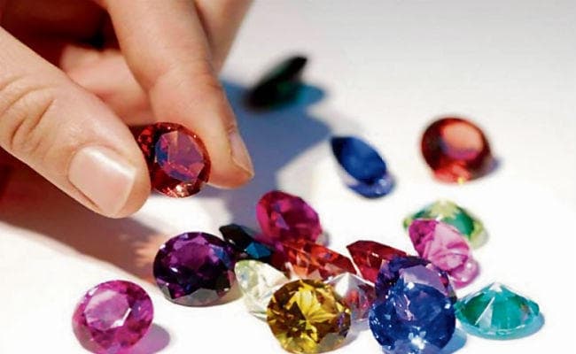 रोगों के शमन में भी लाभप्रद होते हैं रत्न