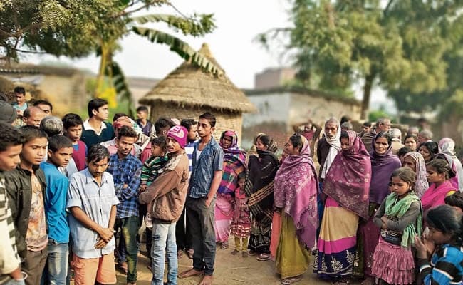 सीवान: पिकअप वैन को टैंकर ने मारी टक्कर, तीन की गयी जान