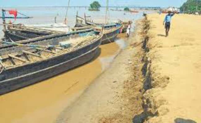 तेजी से घट रहा गंगा का जलस्तर, बरारी वाटर वर्क्स के इंटक वेल भी हो रहे फेल, पर