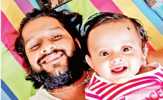 बेटी के बहुत करीब हैं क्रिकेटर सौरभ तिवारी