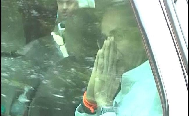 राम मंदिर पर राजनीति तेज, अयोध्या किले में तब्दील, ''रामनगरी'' पहुंचे शिवसेना प्रमुख उद्धव