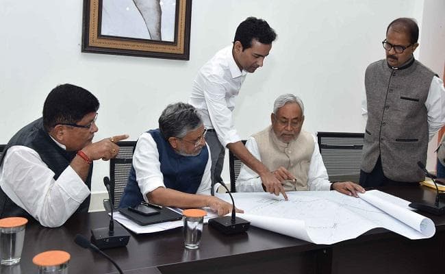 बिहार : मुख्यमंत्री नीतीश कुमार ने पटना शहर की जलनिकासी को लेकर की समीक्षा बैठक